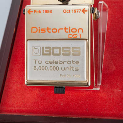 BOSS Distortion DS-1  GOLD 1998 + Showroom DISPLAY! Extremely RARE image 6