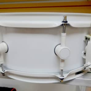 ddrum Reflex 5.5"x14" Snare Drum White on White Finish VIDEO image 2