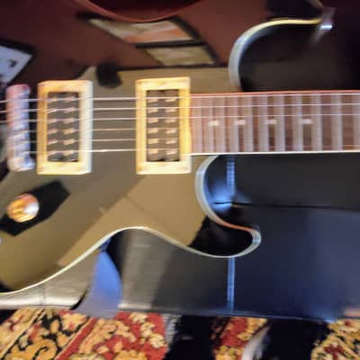 Silvertone Silvertone SPN-5 Electric Guitar with Dual Humbucker Pickups Double Cutaway Black Black image 6