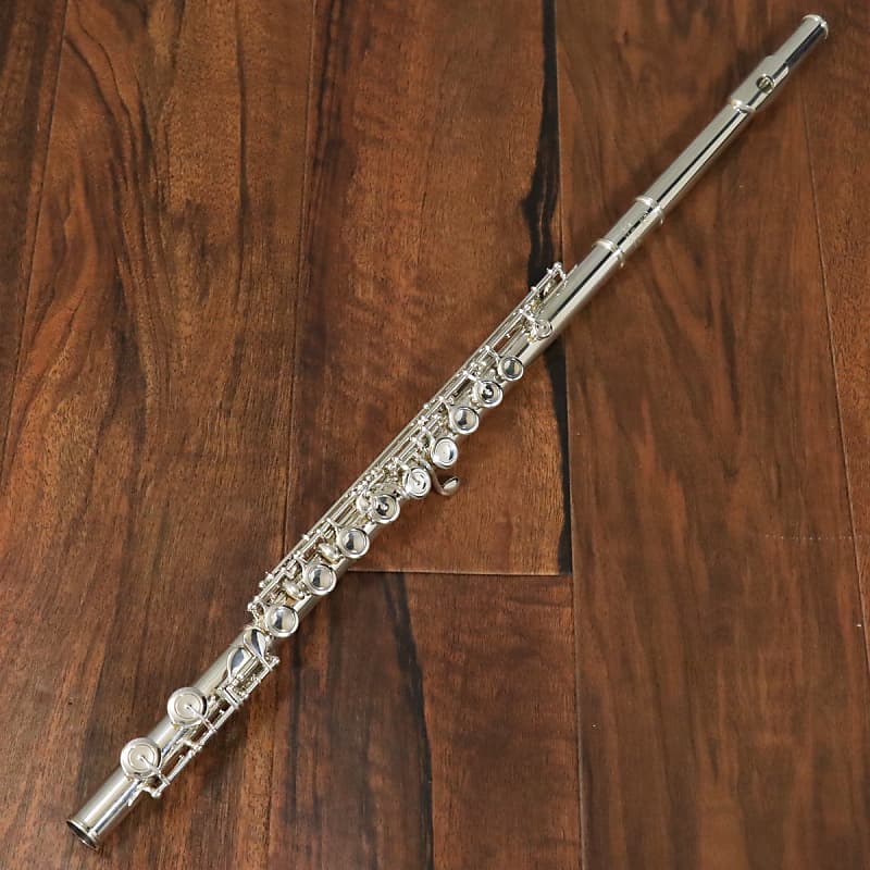  Yamaha YFL-222 Intermediate Flute for Student (International  Version) : Musical Instruments