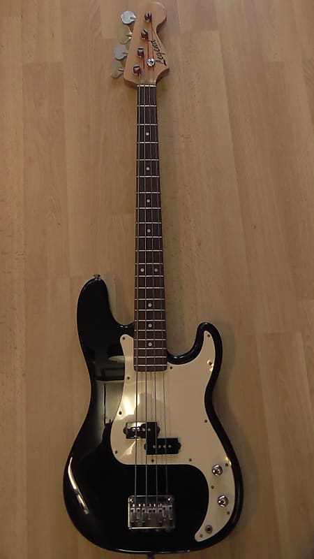 ベース LEGEND Precision Bass LEGEND LPB-Z WH エレキベース初心者12点セット 【Fenderアンプ