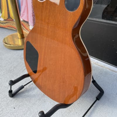 Gibson Les Paul 60s Classic 2019 Honey Burst image 6