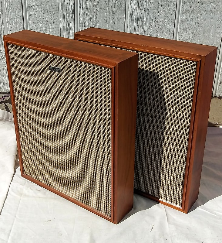 Pair of Vintage Sonics AS-61, 2 way 5 Speakers System By Pioneer
