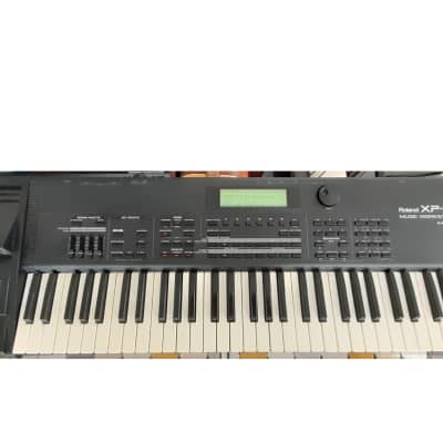 Roland XP-60 61-Key 64-Voice Music Workstation Keyboard 1998 - 2003 - Black