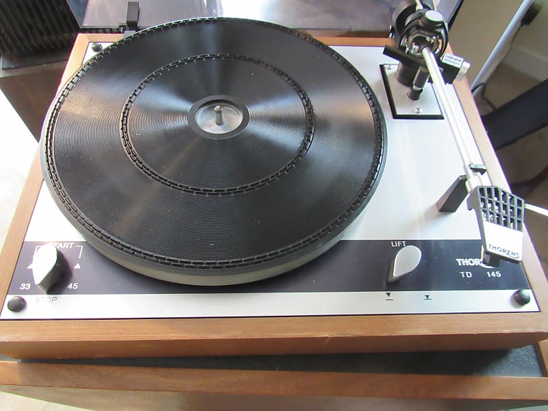 Thorens TD160B turntable with Magnepan Unitrac tone arm in excellent condition image 1
