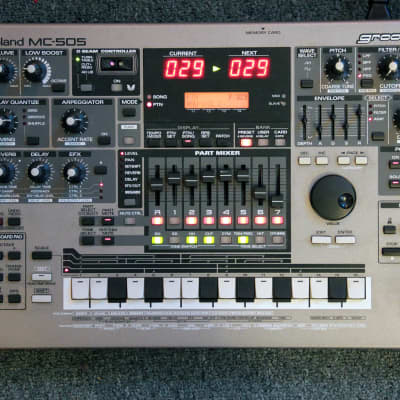 Roland MC-505 Groovebox 1998 - 2002 - Gray