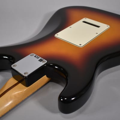 2009 Fender Standard Stratocaster 3-Tone Sunburst MIM image 12