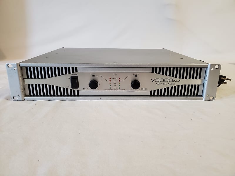 American Audio V3000PLUS Professional Power Amplifier - Great Used  Condition - Works Perfectly -