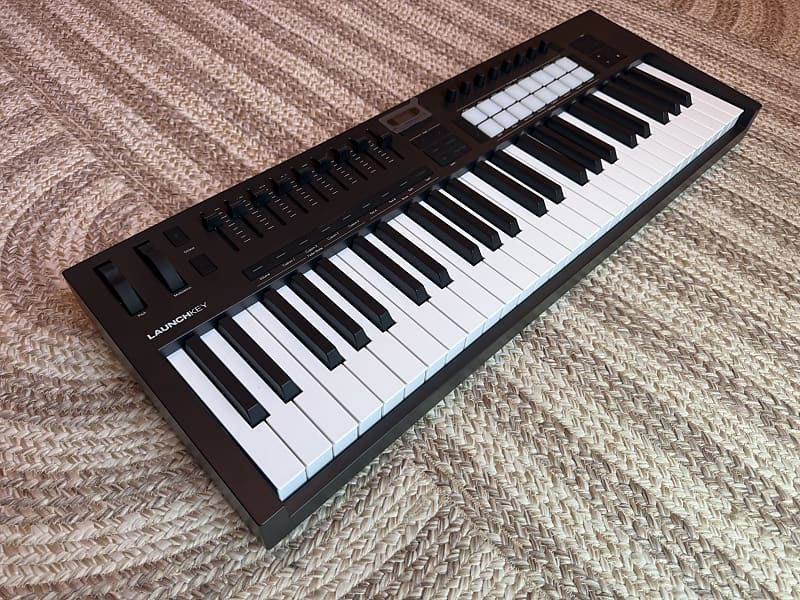 Novation Launchkey 49 MKIII MIDI Keyboard Controller 2020 - Present - Black image 1