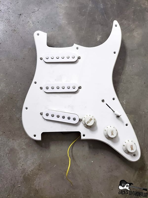 Stratocaster SSS Loaded Pickguard #30 (1990s White) image 1