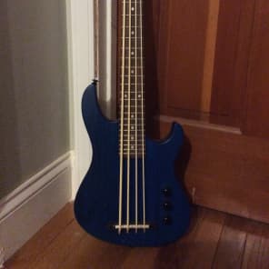 Hadean solid body uke bass on sale