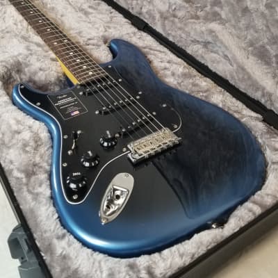 Fender American Professional II Stratocaster Left-Hand, Rosewood Fingerboard, Dark Night, Deluxe HSC image 2