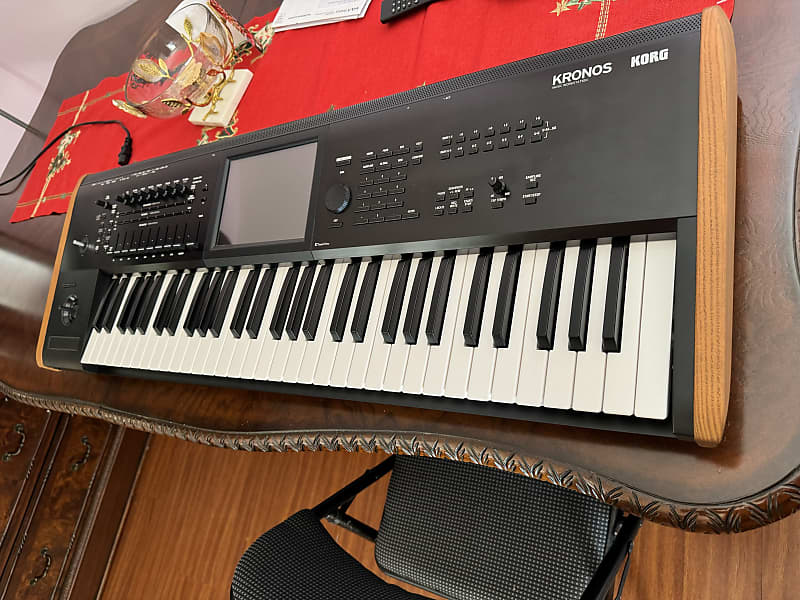 Korg Kronos v2 61