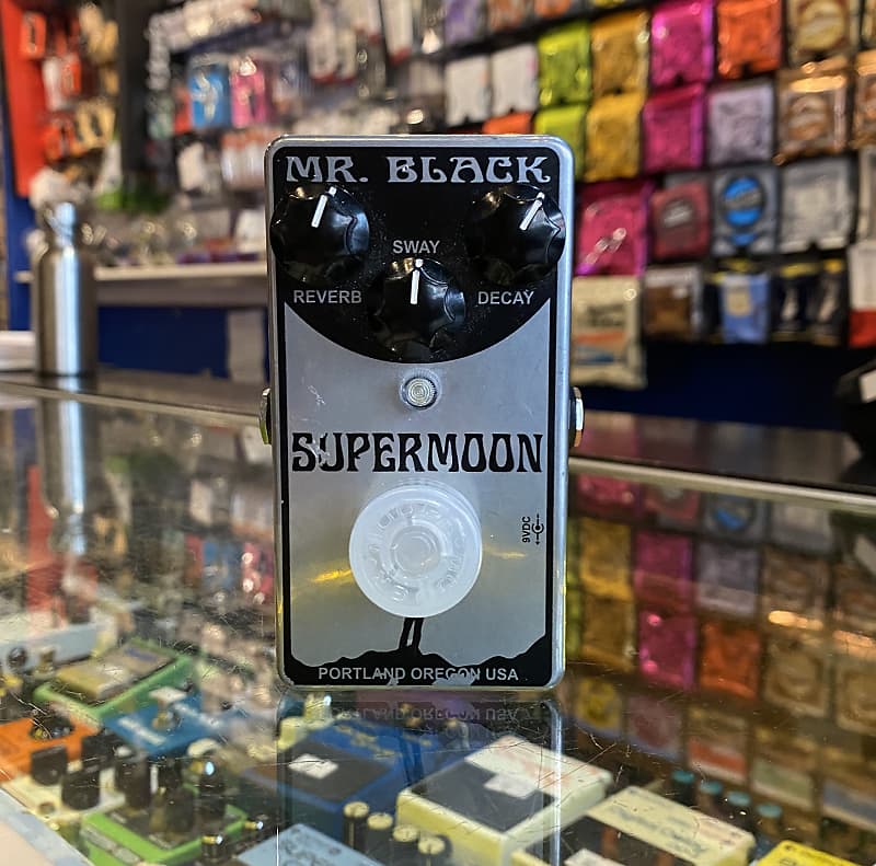 Mr. Black Supermoon Chrome