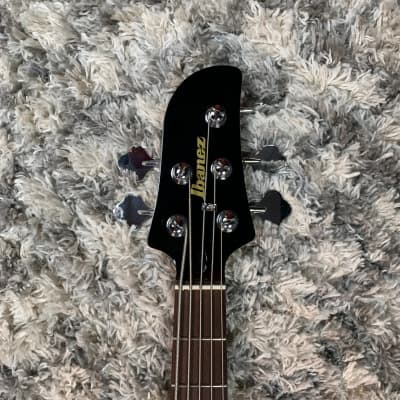 Ibanez TMB35MGR Talman Bass Standard 30" Scale 5-String Bass Mint Green image 3