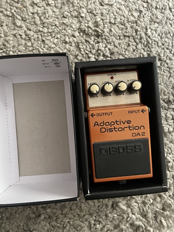 Boss DA-2 Adaptive Distortion
