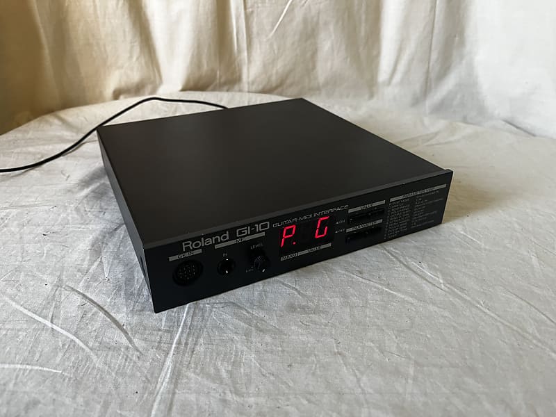 Roland GI-10 Guitar MIDI Interface w/ 100-240V power supply