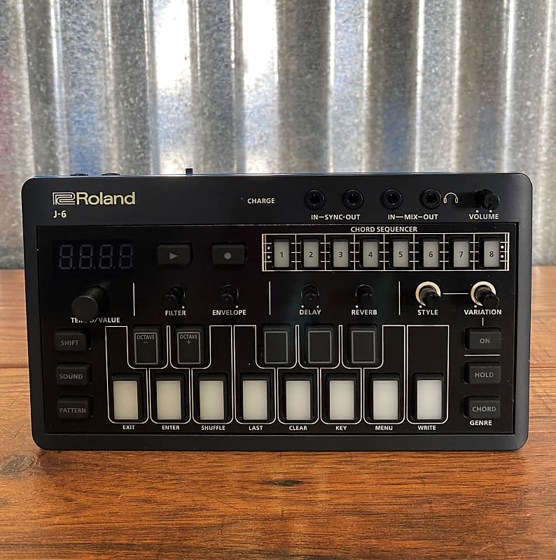 Roland J-6 J-6 AIRA Compact Chord Synthesizer Sequencer | Reverb