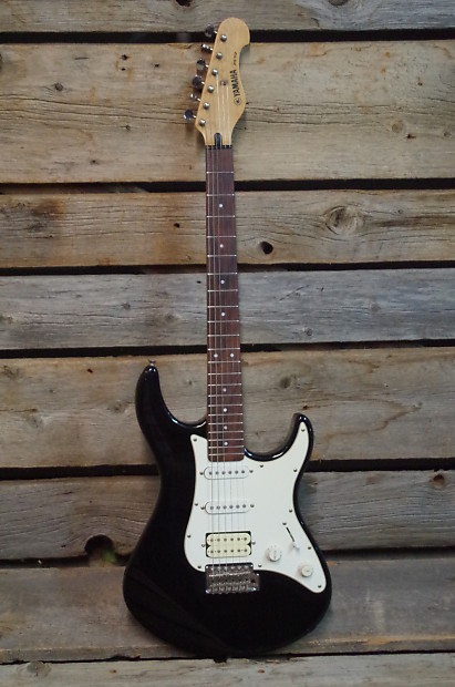 ギター YAMAHA EG112 Yamaha EG112 Electric Guitar - Evolution Music