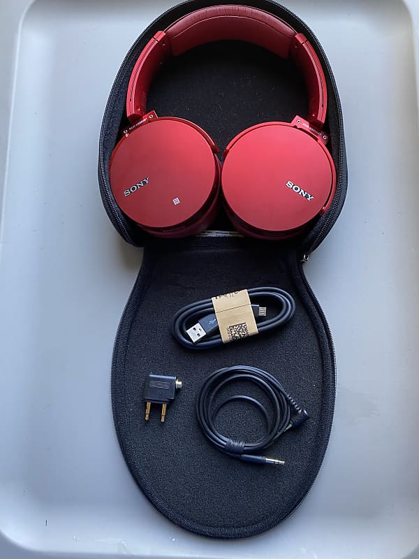 Sony MDR-XB950BT Extra Bass Wireless Headphones  			