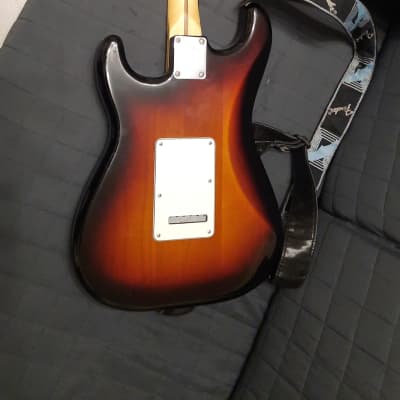 Fender Player Stratocaster HSS with Pau Ferro Fretboard 2018 - Present 3-Color Sunburst image 2