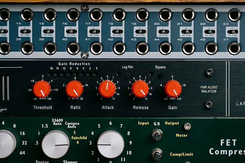 FMR AUDIO RNC 1773 X FRT-8373(1Uラックマウント) FMR AUDIO | 1U Rack Tray ラックマウントトレイ | 製品情報