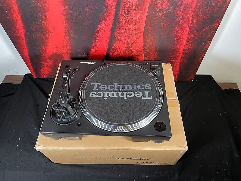 Technics SL-1200MK7 Turntable (New York, NY) | Reverb