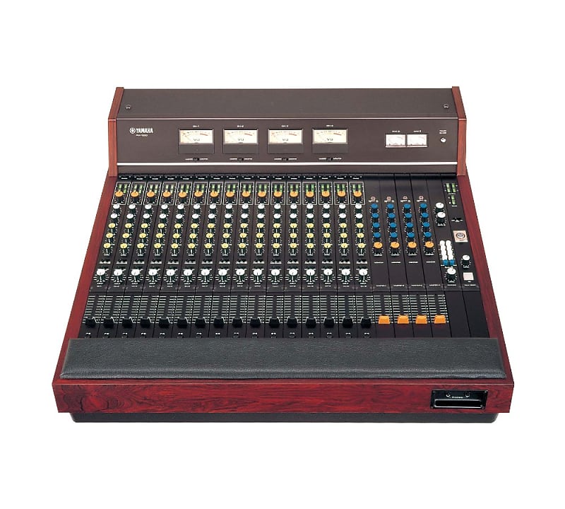 Yamaha PM-1000 16-Channel 4-Bus Mixing Console imagen 1