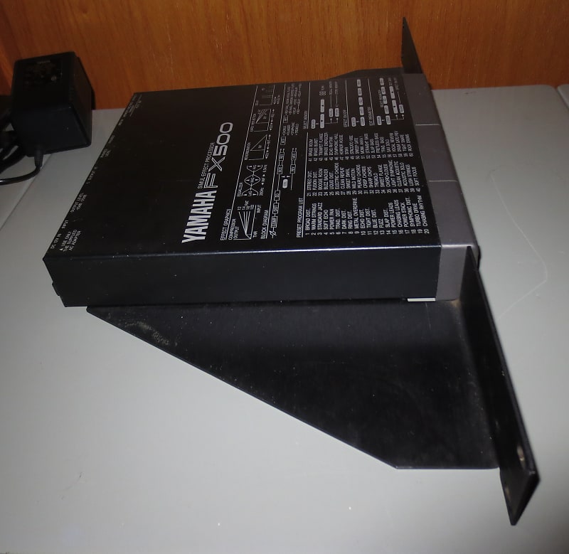 Yamaha FX500 with rack ears, Yamaha MFC06 MIDI foot switch Yamaha FX500 with rack ears, Yamaha MFC06 MIDI foot switch
