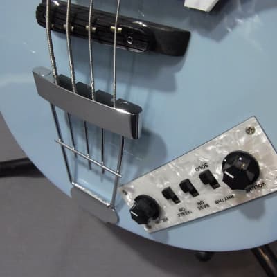 レアカラー Hofner Ignition Bass Snow Blue Hofner Ignition Bass