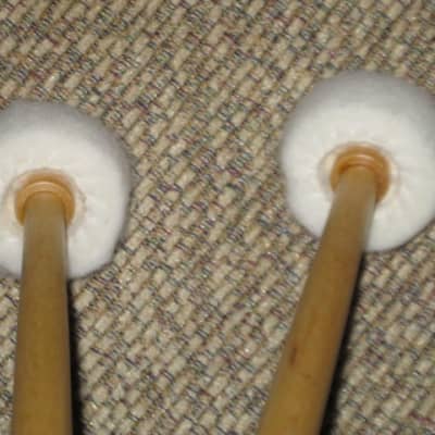 ONE pair new old stock (with packaging) Vic Firth T2 AMERICAN CUSTOM TIMPANI - CARTWHEEL MALLETS (SOFT), Head material / color: Felt / White -- Handle material: Hickory (or maybe Rock Maple) from 2010s (2019) image 20
