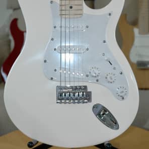 Behringer Centari iAXE 624 USB Guitar 2007 white | Reverb