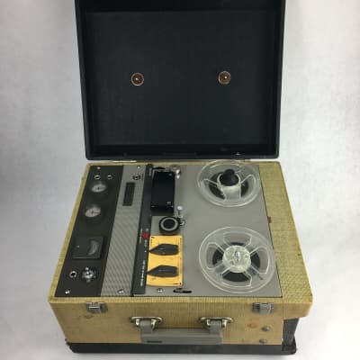 Vintage Akai Terecorder De Luxe Deluxe Audio fidelity Reel to Reel