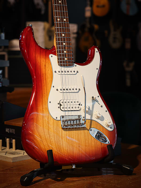 ギター Fender USA AmericanStandard Stratocaster Fender American Standard Stratocaster 2008 - 2016 | Reverb