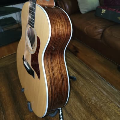 訳あり　打痕無し　テイラー Taylor 214e-DLX （ハードケース付） 71unFSeophL._UF894,1000_QL80_.jpg