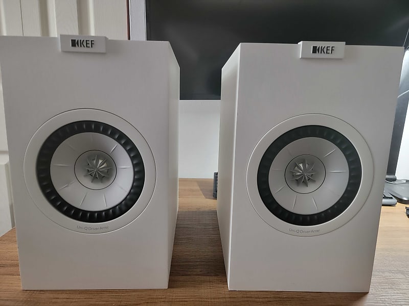 KEF Q150 Bookshelf Speakers - White | Reverb