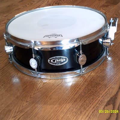 Pacific PDP Series 804 14 X 5 Snare Drum, Hardwood Shell, Gloss Black - Clean! image 4