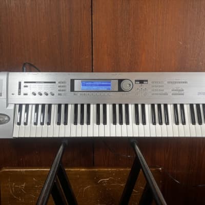 Korg Triton Le 61key MUSIC WORKSTATION KEYBOARD w/ gig bag EXB-SMPL