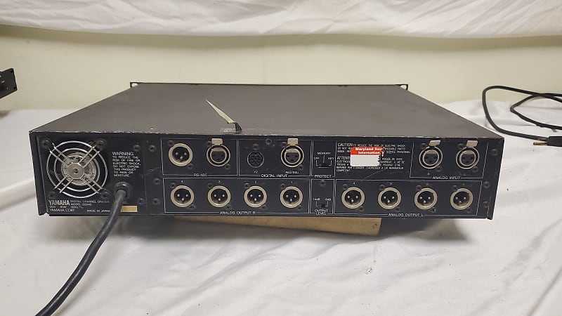 YAMAHA D2040 DUAL-CHANNEL DIVIDER 4-WAY DIGITAL CROSSOVER/SYSTEM CONTROLLER