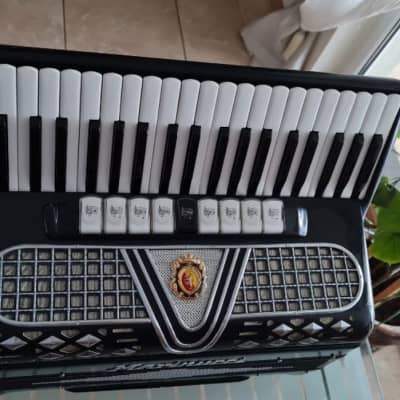 Marinucci Original  accordion image 2