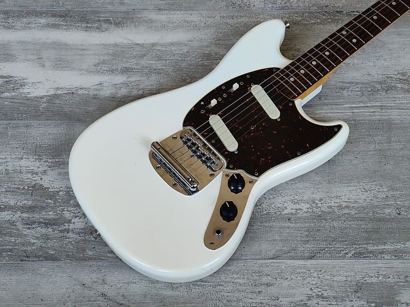 2017 Fender Japan Traditional 60's Mustang (Vintage White