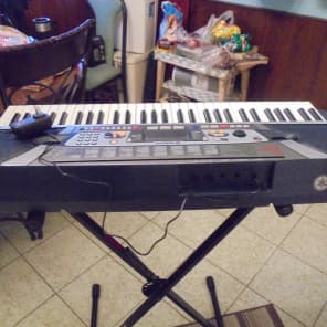 Yamaha  PSR-282 keyboard with AC adapter and sus pedal image 4