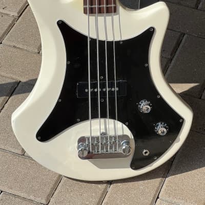 Guild B-301 Bass 1981 Very Rare Late Model In A Factory White | Reverb