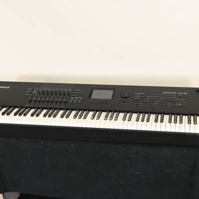 Yamaha MOTIF XF8 88-Key Workstation Keyboard CG01RY0