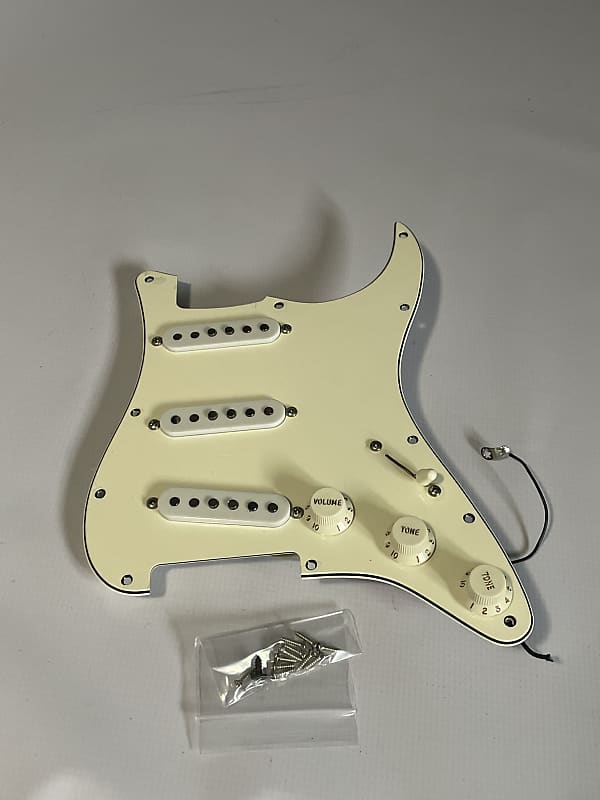 USA Made Lindy Fralin Woodstock 69' Guitar Pickups Loaded Cream  Stratocaster Pickguard