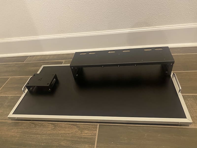 29" x 15" Custom Pedalboard with 19" Fix Pedal Bridge and Reverb