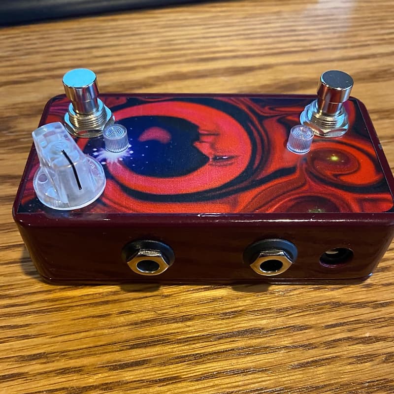 Lovepedal Tchula Boost Red Moon