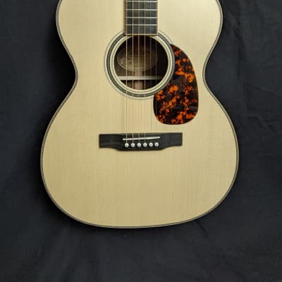 Larrivée OM-40 Ovangkol Limited Edition Acoustic Guitar image 2