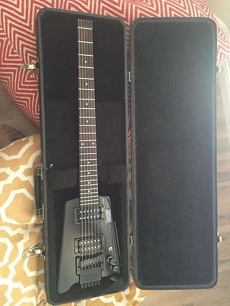 Hohner G2T Steinberger licensed headless guitar with case