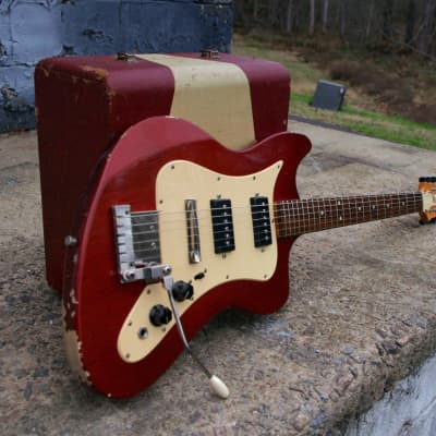 MURPH SQUIRE ii-T 1965 Aged Candy Apple Red. Offset Guitar Styled after Jaguar and Strat. ULTRA RARE image 4